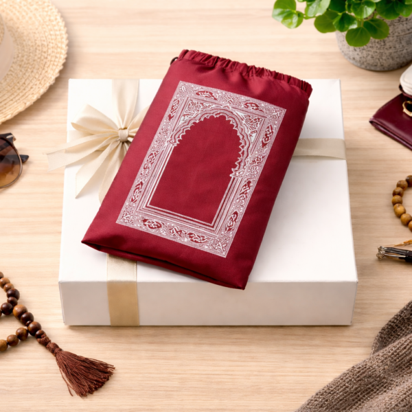 Portable Travel Prayer Rug – Nylon with Matching Pouch  (colors may vary)